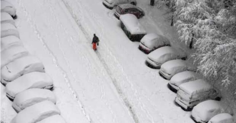 Gydytojas per sniegą ėjo 17 km, kad pasiektų ligoninę, kur laukė jo pamaina