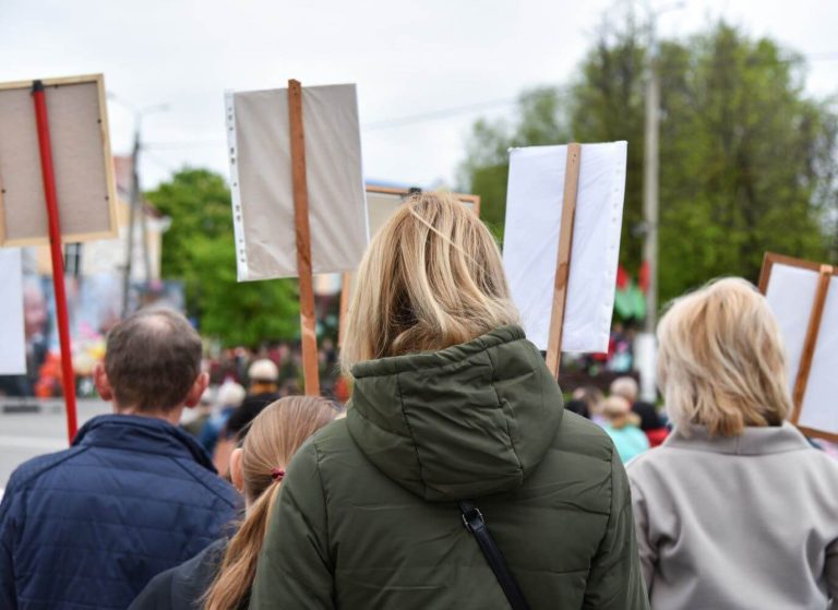 Protestai prieš cenzūrą socialiniuose tinkluose